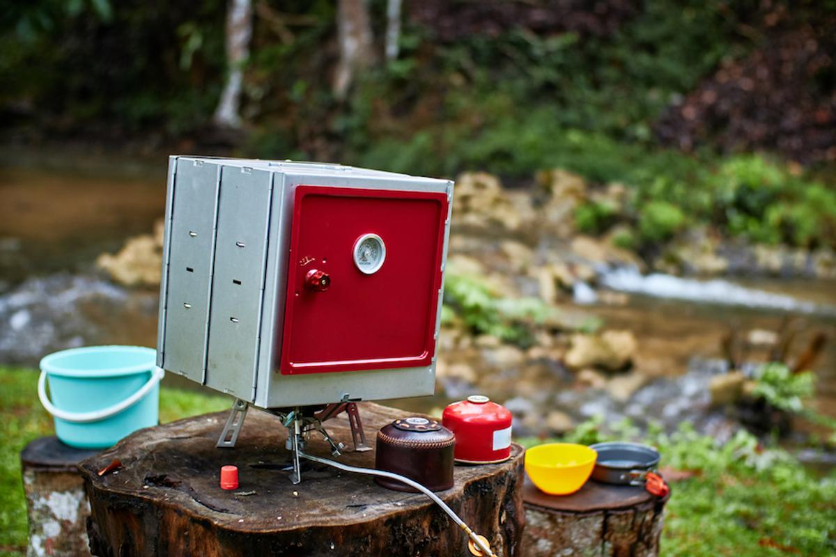 Der Coleman Backofen - mobiler Backofen für Camping Abenteuer